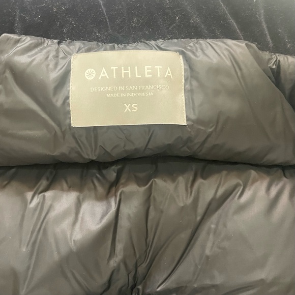 Athleta Lofty Velvet Down Vest Size XS - Picture 12 of 15